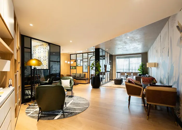 Modern District 1 2Br&3Br D1&Zenity Apartment Outdoor Jacuzzi Pool
